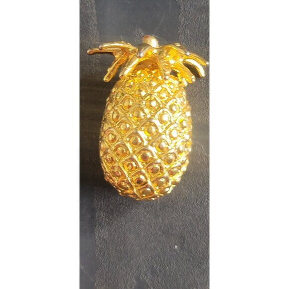 Vintage Gold Tone Pineapple Brooch Pin small - Picture 4 of 11